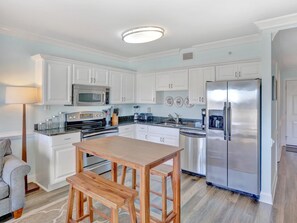 Condo, varias camas (Silver Shores Unit 6) | Cocina privada