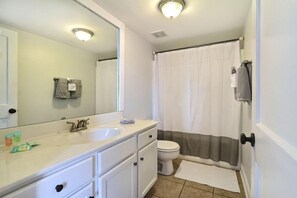 Apartment, Multiple Beds (Heart Of Savannah) | Bathroom - Heart Of Savannah (Savannah)