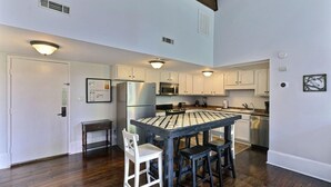 Apartment, Multiple Beds (Heart Of Savannah) | Private kitchen - Heart Of Savannah (Savannah)