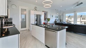 Apartamento, varias camas (Ocean View Modern) | Cocina privada