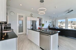 コンドミニアム ベッド (複数台) (Ocean View Modern) | 専用キッチン