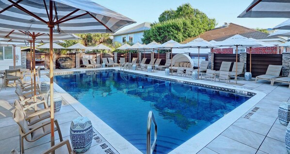 Departamento, varias camas (Beachside Colony) | Alberca | Alberca al aire libre