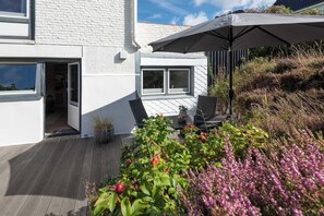 Terrace/patio - Modern 3-room vacation apartment close to the beach, approx. 80 m² for up to 3 people (Wenningstedt-Braderup (Sylt))