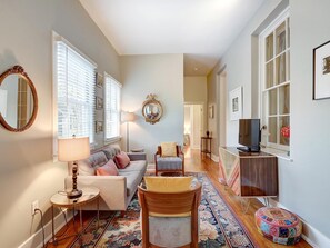 Appartement, plusieurs lits (Hideaway on Jones) | Salle de séjour