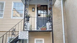 Apartment, Multiple Beds (Hideaway on Jones) | Exterior