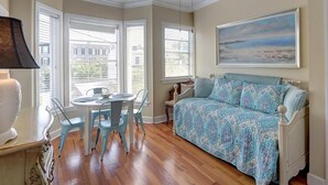 Appart'hôtel, plusieurs lits (Haven on Taylor) | Salle de séjour