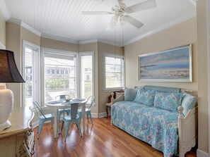 Appartement, meerdere bedden (Haven on Taylor) | Woonkamer