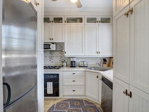 Condo, Multiple Beds (Haven on Taylor) | Private kitchen - Classic Quarters at The 101 (Savannah)