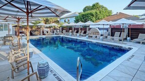 Condo, 1 Queen Bed (Park Avenue Treehouse) | Pool | Outdoor pool - Park Avenue Treehouse (Savannah)