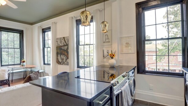 Condo, 1 Queen Bed (Park Avenue Treehouse) | Private kitchen - Park Avenue Treehouse (Savannah)