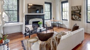 Condo, 1 Queen Bed (Park Avenue Treehouse) | Living room - Park Avenue Treehouse (Savannah)