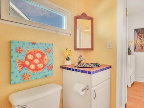Condo, 2 Queen Beds (Splash Inn Upper) | Bathroom