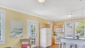 Condo, 2 Queen Beds (Splash Inn Upper) | Private kitchen - Splash Inn Upper (Tybee Island)