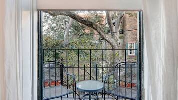 Apartment, Multiple Beds (Azure on Lincoln) | Balcony