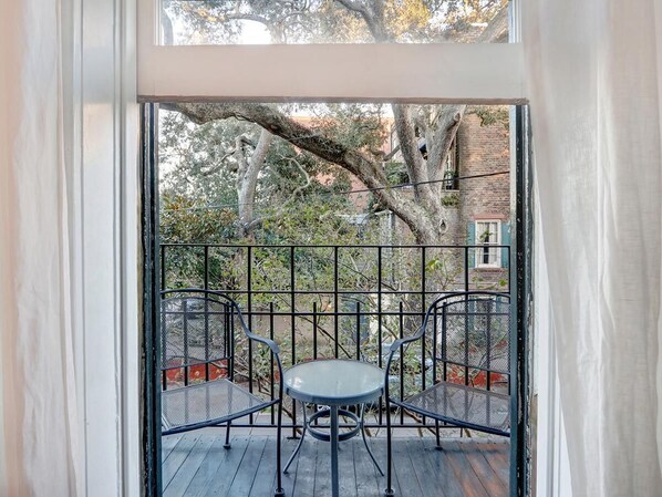 Apartment, Multiple Beds (Azure on Lincoln) | Balcony