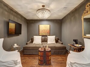 Apartment, Multiple Beds (515 Liberty Estate) | Living area