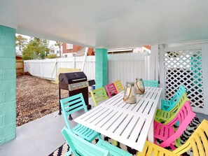 Outdoor dining - Shellseeker (Tybee Island)