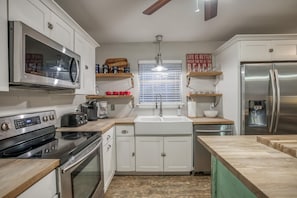 Apartment, Multiple Beds (Not Renting - Beach Haven Lower) | Private kitchen