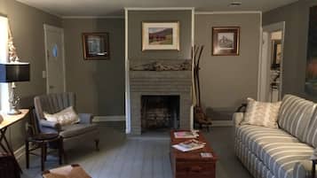 Smart TV, DVD player, books