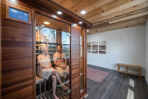 Spa - Mountain View - Rooftop Patio - Theater - Games (Gatlinburg)