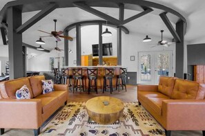 Interior - Mountain View - Rooftop Patio - Theater - Games (Gatlinburg)