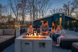 Terrace/patio - Mountain View - Rooftop Patio - Theater - Games (Gatlinburg)