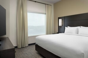 Suite, 1 Bedroom, Garden View (Mobility/Hearing Access, Roll-In Shwr) | Desk, laptop workspace, soundproofing, iron/ironing board - Residence Inn by Marriott Doral Mall Area (Miami)