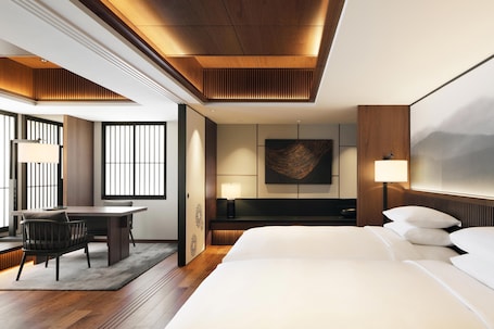 Desk, laptop workspace, iron/ironing board, free cribs/infant beds. The Chapter Kyoto, a Tribute Portfolio Hotel by Marriott