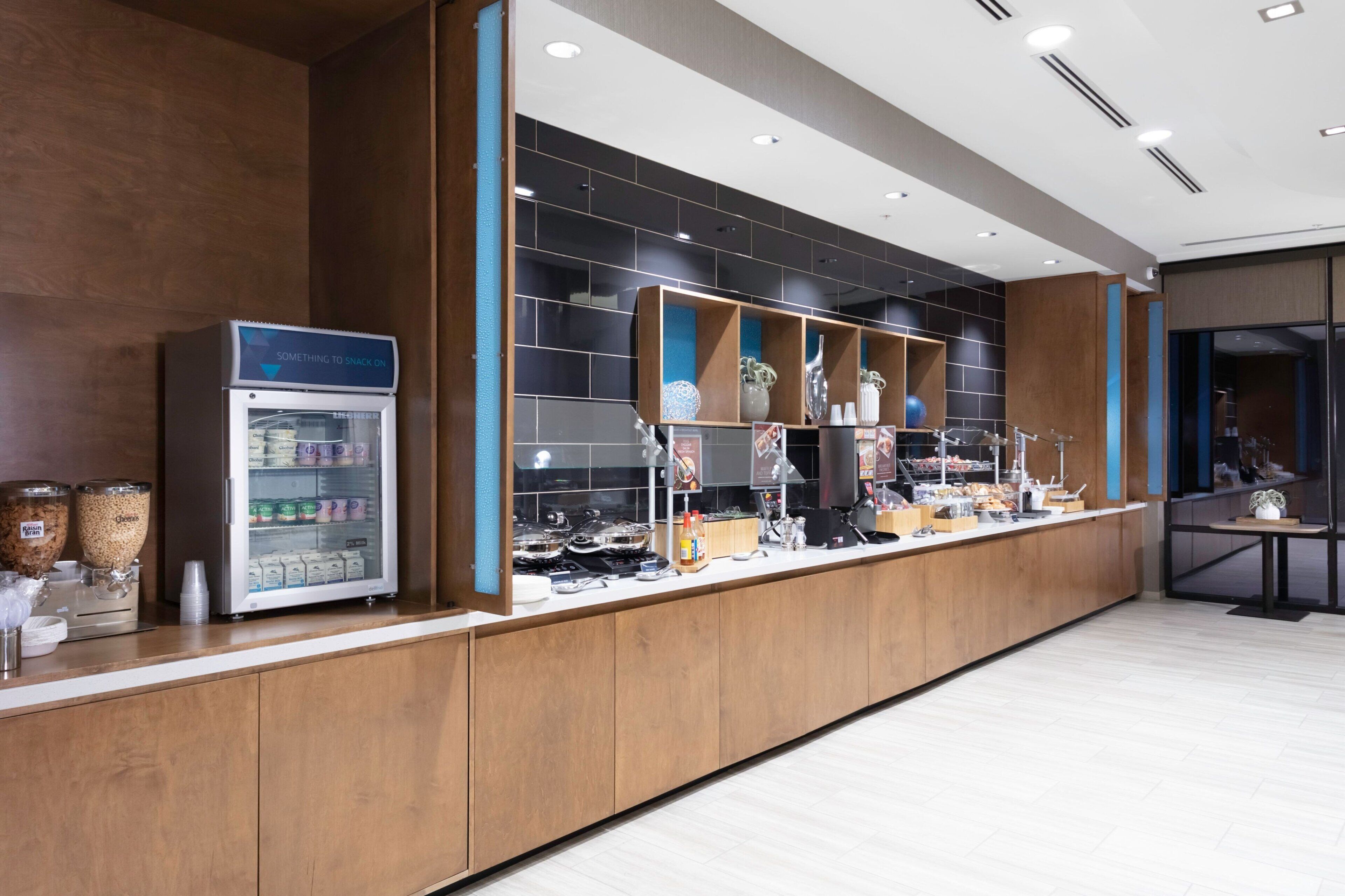 free daily continental breakfast