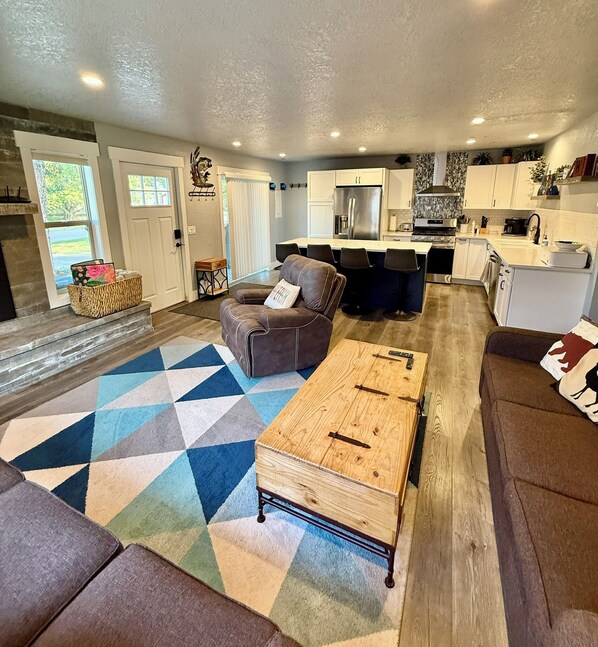 Smart TV, fireplace, stereo, printers