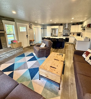 تلفزيون ذكي، مدفأة، ستيريو، طابعة