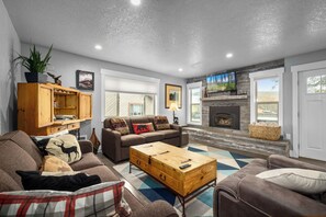 Smart TV, fireplace, stereo, printers