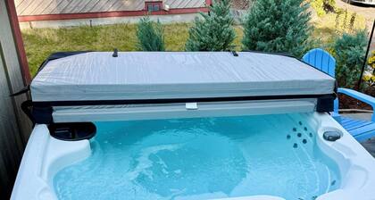 Newly Renovated Whitefish Vacation Home with Hot Tub