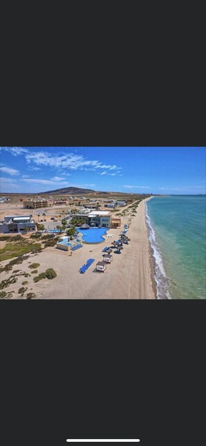 On the beach, sun loungers, beach towels - Ocean front home with private pool (Puerto Peñasco)