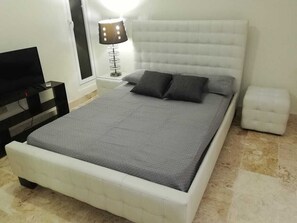 1 chambre, fer et planche à repasser, Wi-Fi gratuit, draps fournis