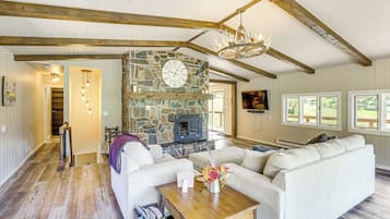 TV, fireplace, table tennis