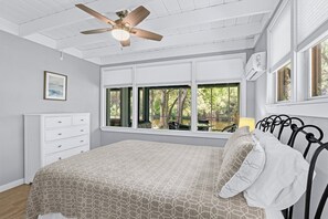 3 makuuhuonetta, silitysrauta/-lauta, Wi-Fi, vuodevaatteet