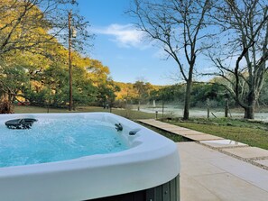 Bain à remous extérieur