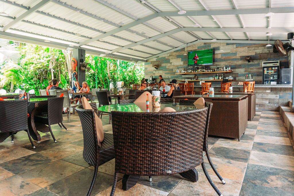 Bar (en la propiedad)