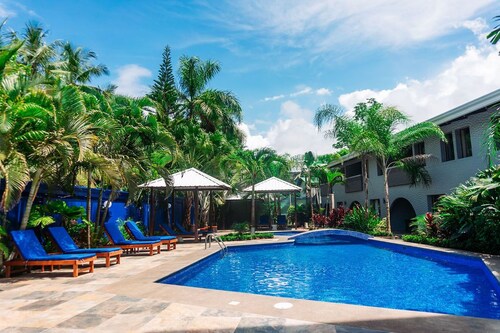 Beachfront Hotel Pool Spa Gym Bar Restaurant Suite w/ Kitchen Walk to Everything