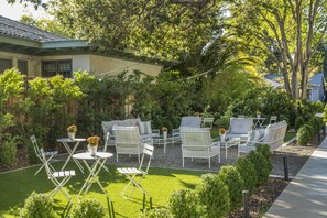 Garden - The George Luxury Boutique Inn (Napa)