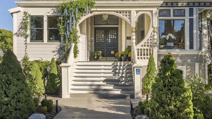 The George Luxury Boutique Inn