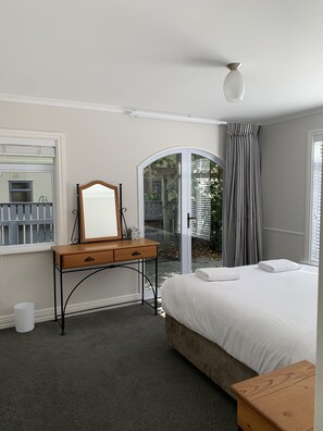 6 habitaciones, tabla de planchar con plancha y wifi gratis 