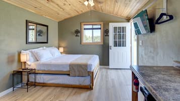 1 slaapkamer, een strijkplank/strijkijzer, gratis wifi, beddengoed