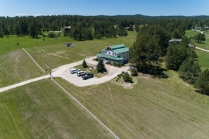 Exterior - Cabin "The Eagles Nest" (Custer)