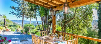 Wonderful private villa for 6 guests with hot tub, WIFI, A/C, TV, patio, pets allowed and parking
