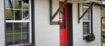 Tiny Home — Stylish Mt. Holly Retreat — 12 min to CLT & Whitewater Center