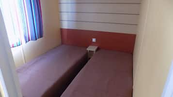 3 habitaciones, tabla de planchar con plancha y acceso a internet