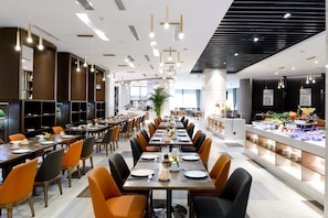 Café da manhã com buffet todos os dias (CNY 36 por pessoa)