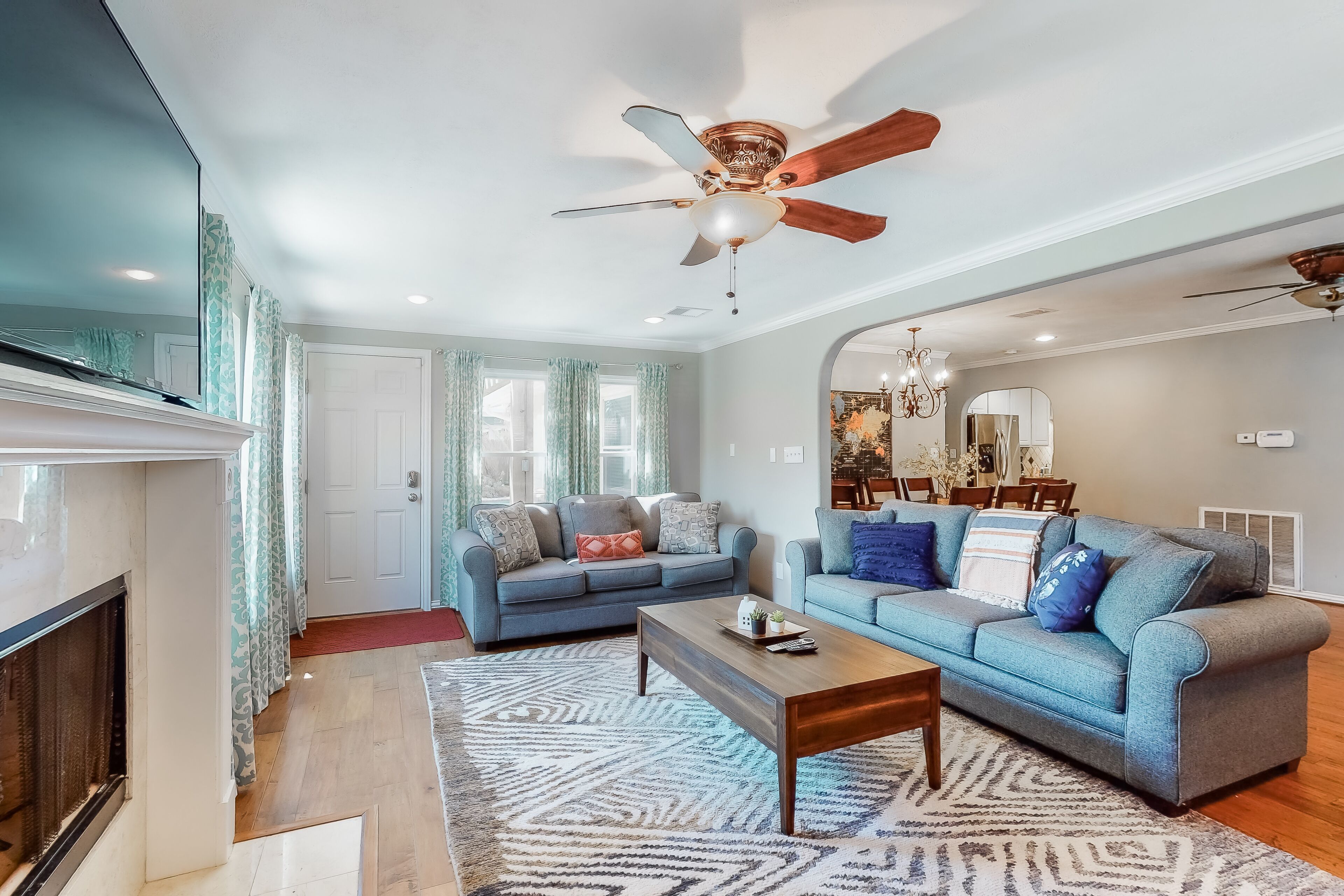 Friendly Home with Private Pool, High-Speed WiFi, and Central AC - Dogs Welcome
